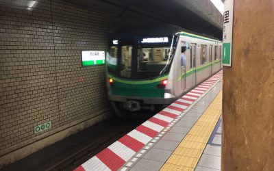 千代田線「西日暮里駅」ホーム
