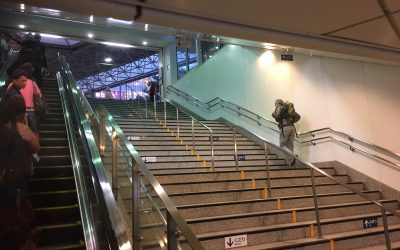 恵比寿駅 地上への階段/エスカレーター