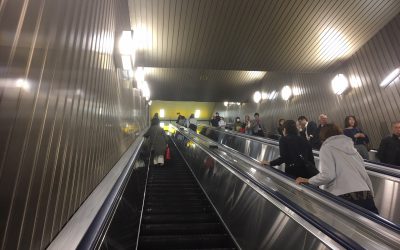 都営新宿線「新宿駅」エスカレーター