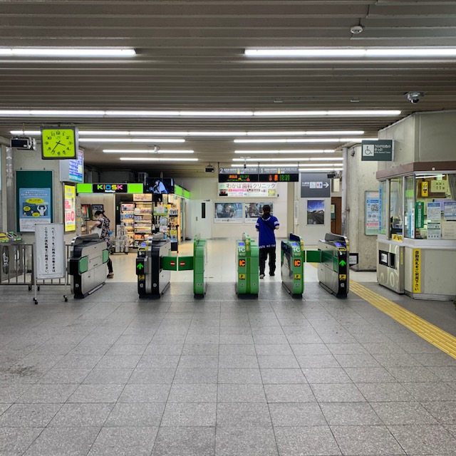 JR総武線下総中山駅 改札